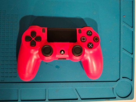 Pad bezprzewodowy do PS4 Sony Różowy