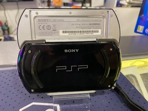 Konsola Sony PSP GO N1004 + karta pamięci