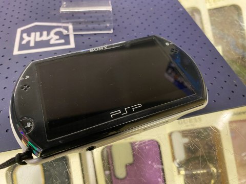 Konsola Sony PSP GO N1004 + karta pamięci