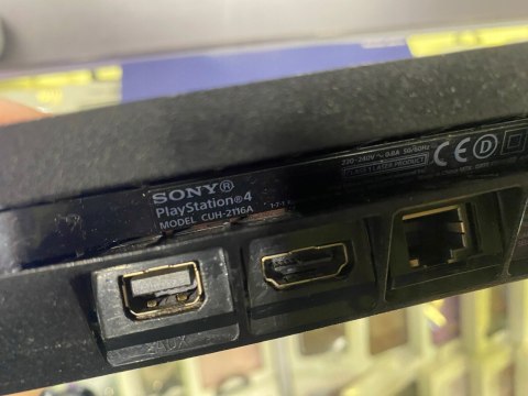 Konsola Sony Playstation 4 PS4 Slim 500 GB Pad